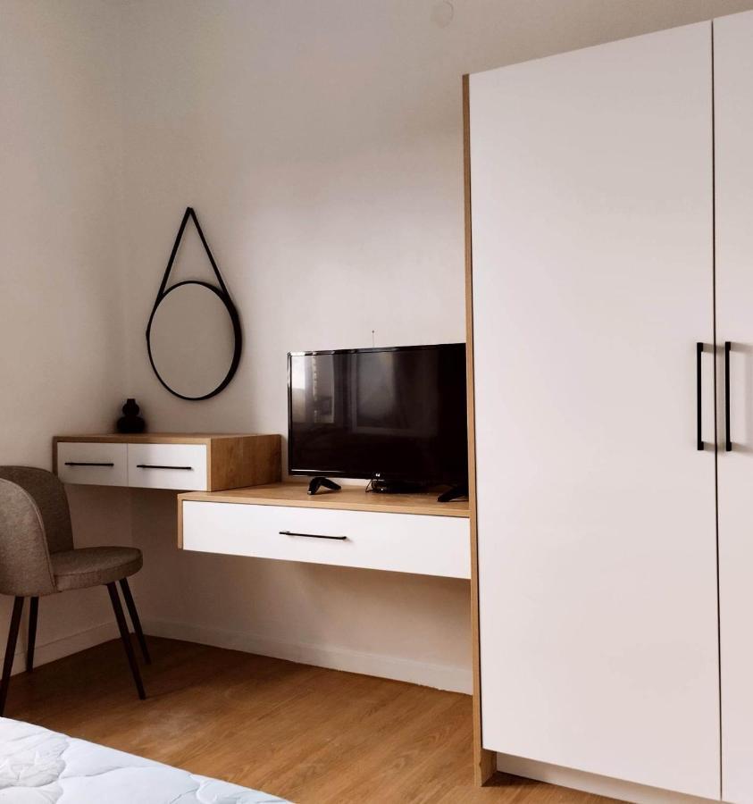Ina'S Apartments Лефкими Екстериор снимка