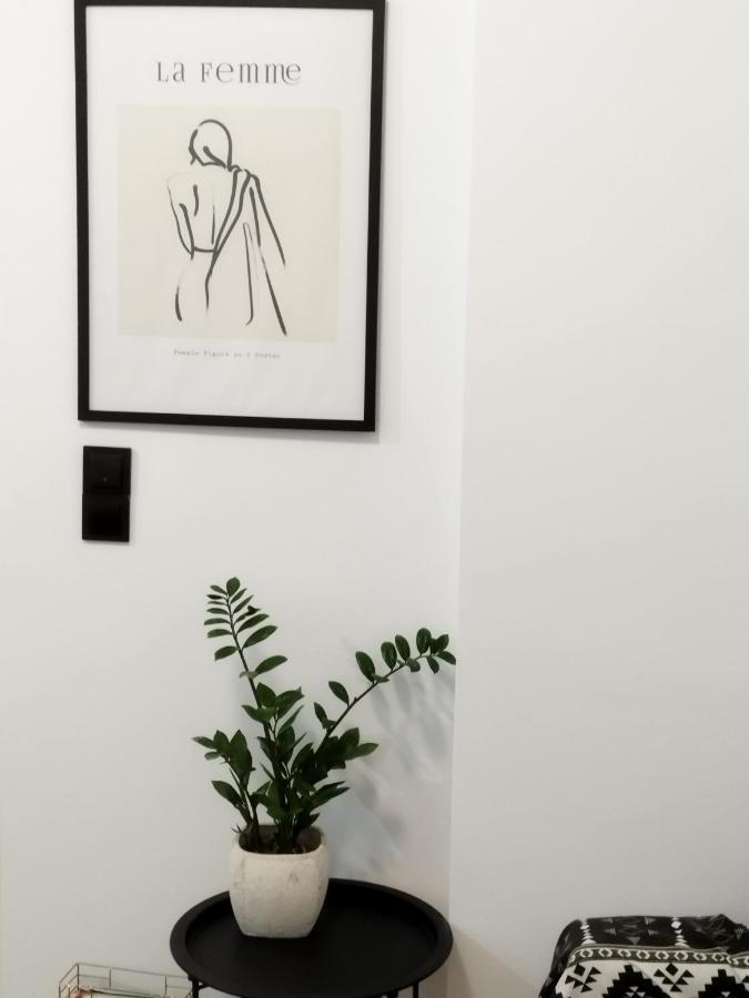 Ina'S Apartments Лефкими Екстериор снимка