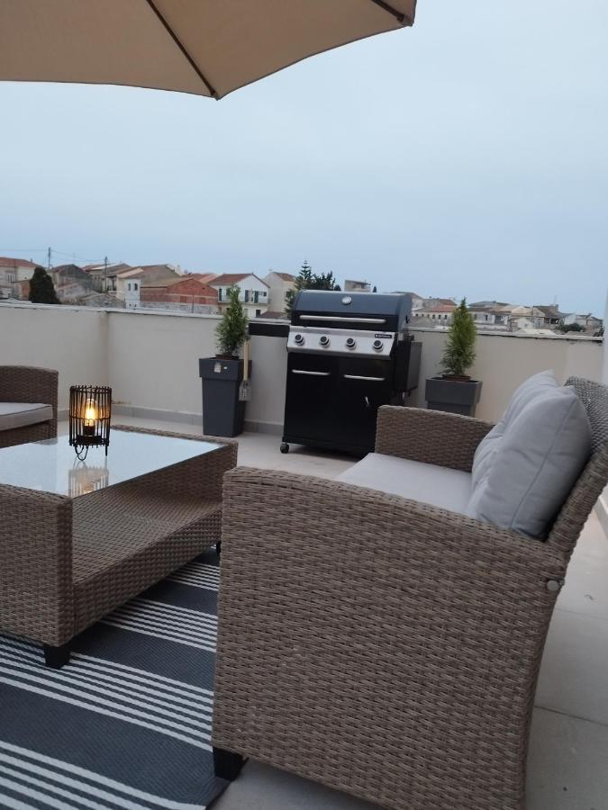 Ina'S Apartments Лефкими Екстериор снимка